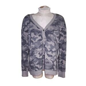 New Camo‎ print pullover sweatshirt Jane and Delancey large gray winter wear